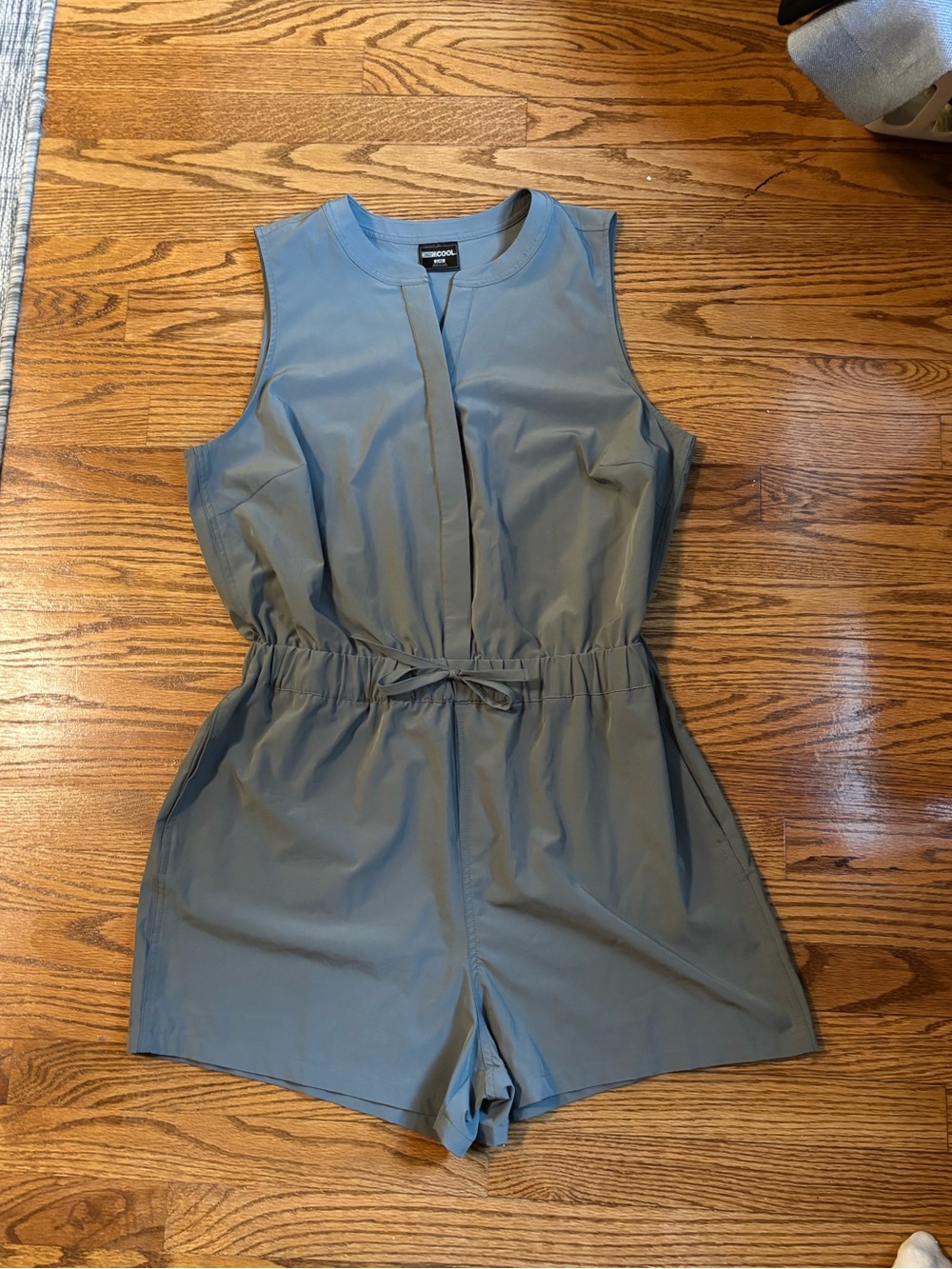 32 Degrees Cool Gray Sleeveless Performance Romper Women's Large Lightweight Str